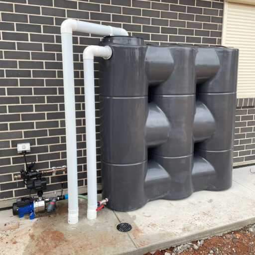 1000 Litre Slimline Tank with RS6 Rainsaver Pump